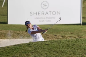 https://villegasphoto.com/portfolios/ golf bunker ladies